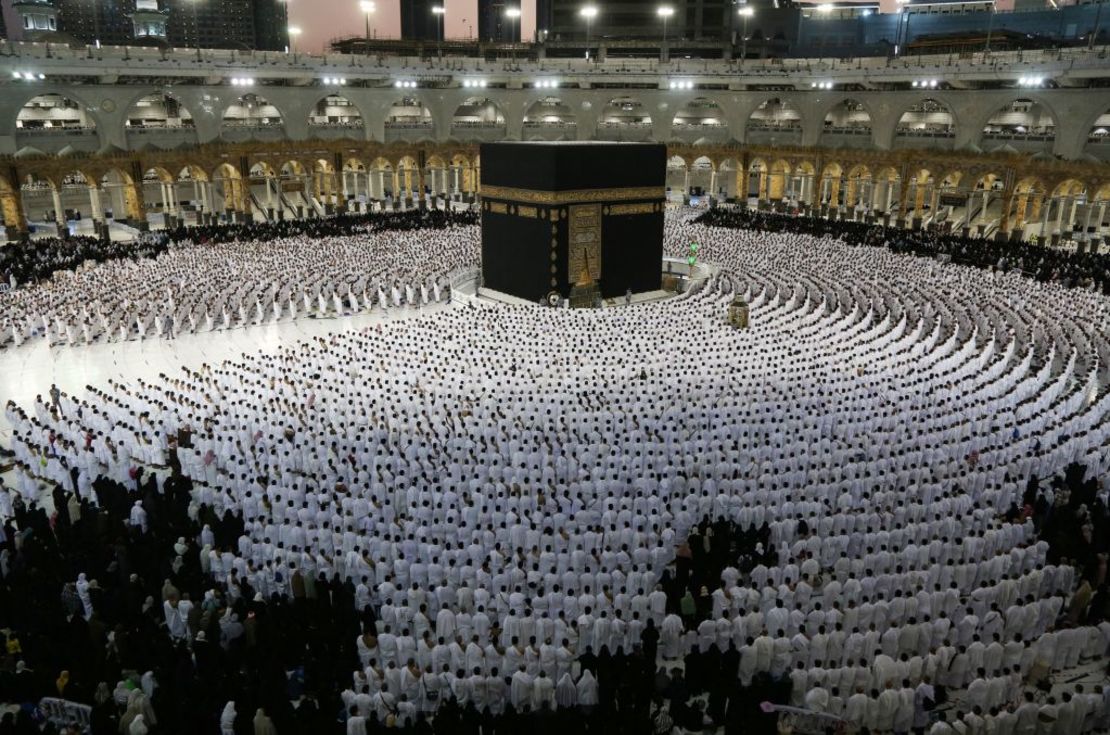 Santuario de Kaaba en La Meca, Arabia Saudita.