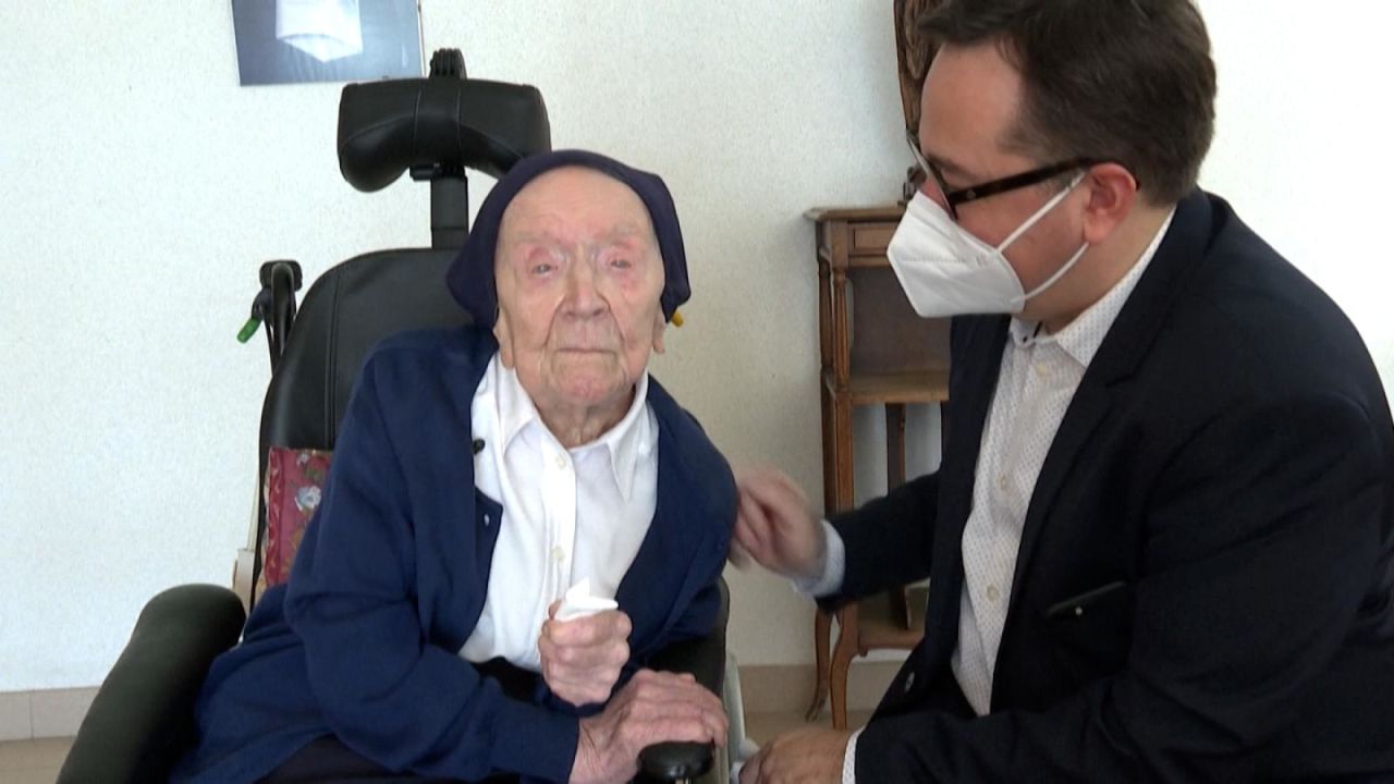 CNNE 1197919 - esta monja de 118 anos es la persona mas anciana del mundo