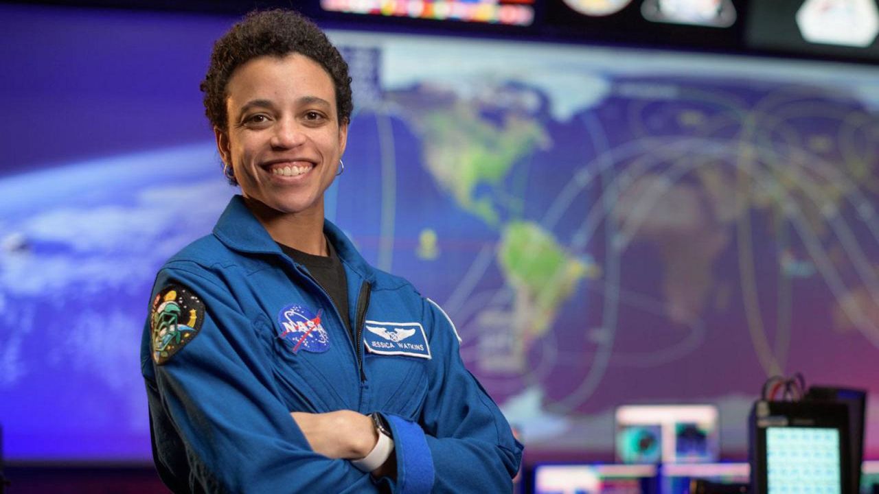 CNNE 1198748 - "watty", la primera astronauta negra en la eei