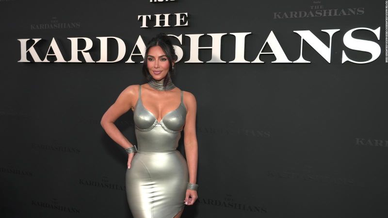 Kim kardashian llora de agradecimiento por kanye west | cnn