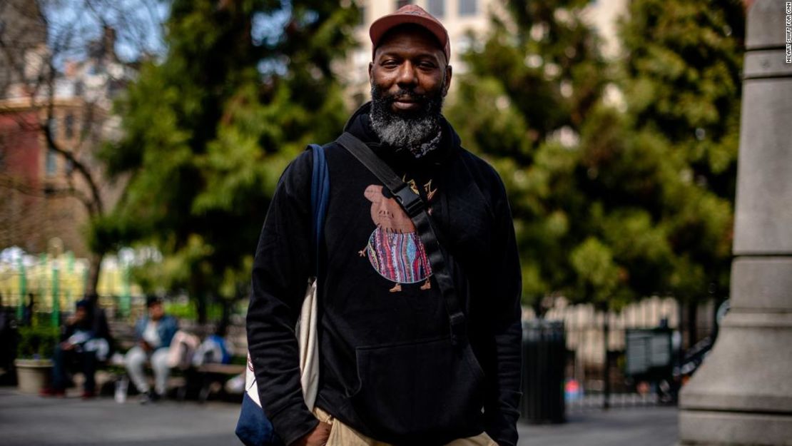 Ty Sumpter en Union Square. Sumpter, gerente de un Trader Joe's cercano, dijo que ya no se siente seguro caminando por la ciudad.