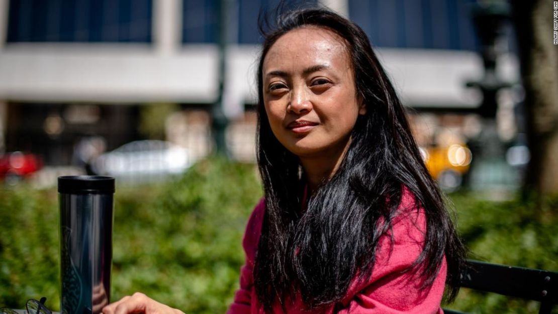 Margaux Paras en Bryant Park. Paras, una estadounidense de origen asiático, habló sobre su temor de ser la próxima víctima de un crimen de odio.