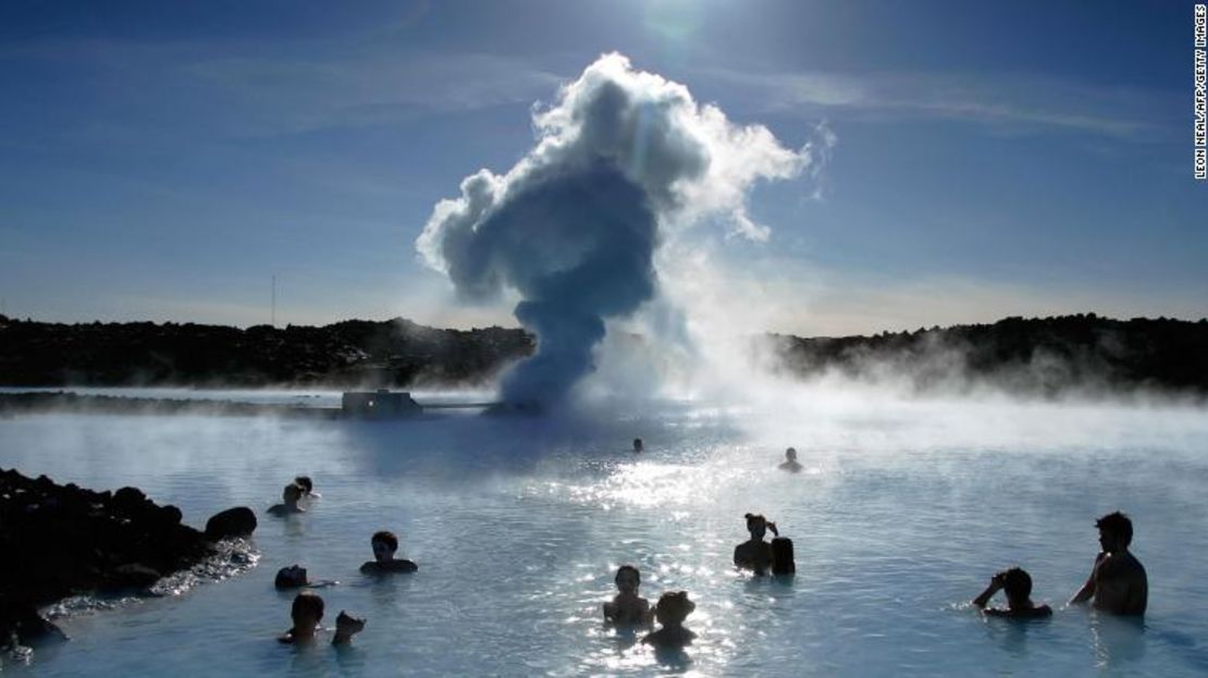 El impresionante paisaje de Islandia está atrayendo a un número creciente de turistas.