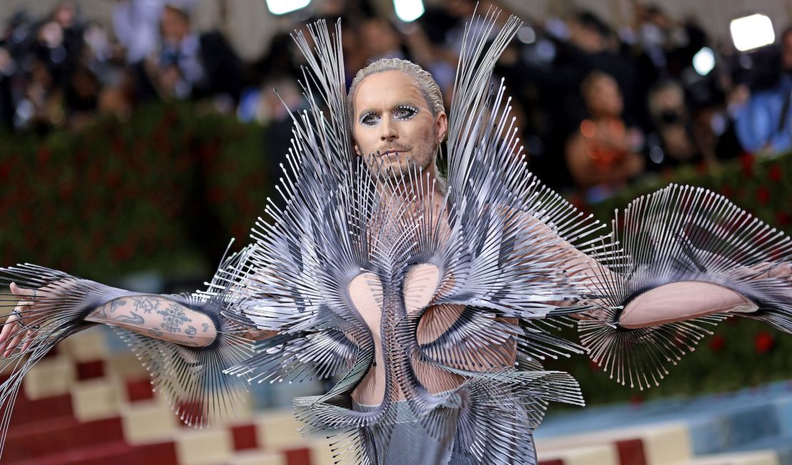 Fredrik Robertsson durante la Met Gala 2022.