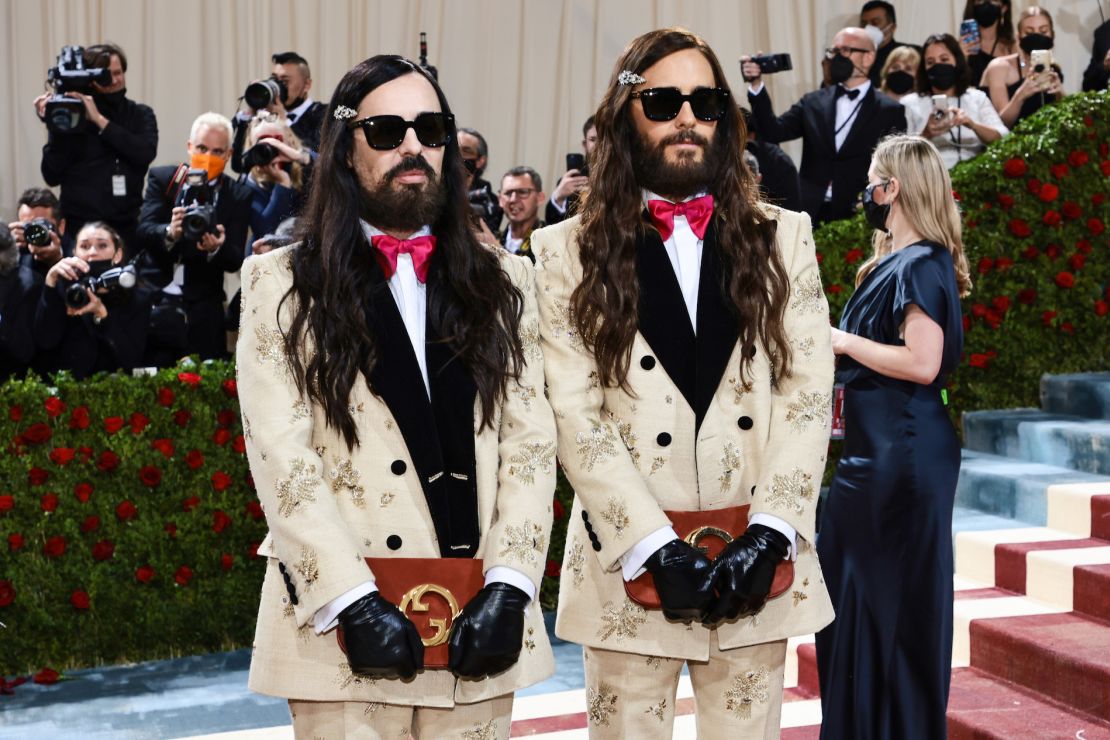 De izquierda a derecha: el diseñador de Gucci Alessandro Michele y Jared Leto en la Met Gala.