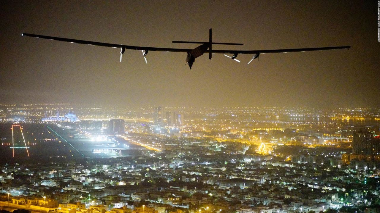 CNNE 1202399 - este avion solar podria permanecer en el aire durante meses