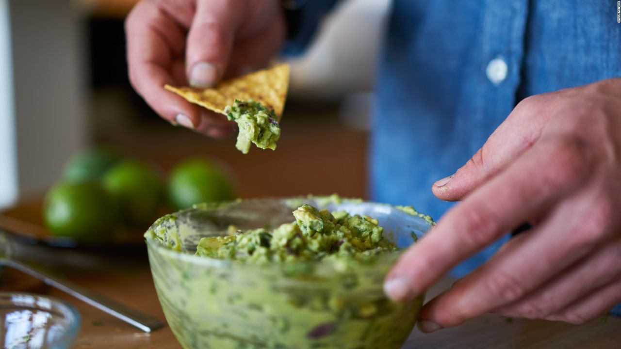 CNNE 1202584 - ¿por que el guacamole es mas caro este ano?