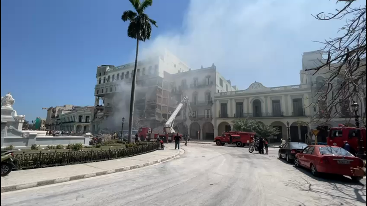 CNNE 1203065 - las imagenes de la explosion del hotel hotel saratoga en la habana