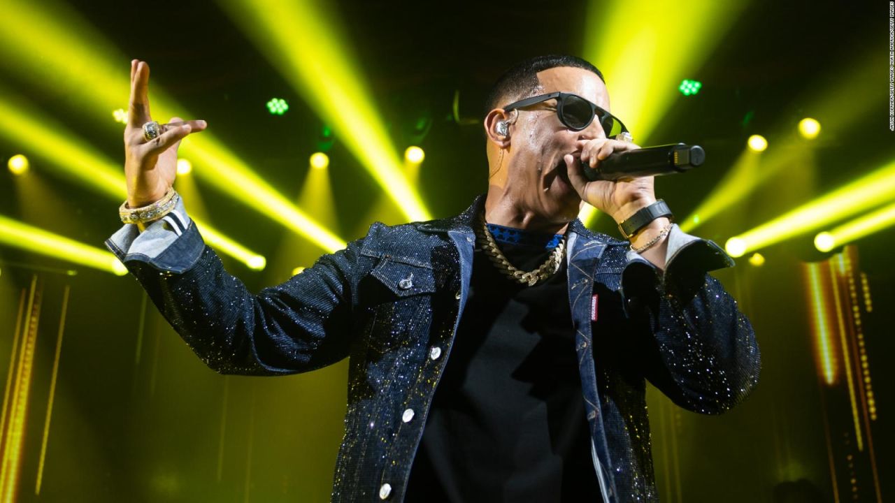 CNNE 1203362 - daddy yankee habla sin censura sobre don omar, j balvin y residente