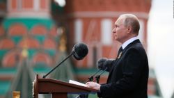 CNNE 1204461 - putin culpa a occidente de la guerra durante discurso de dia de la victoria