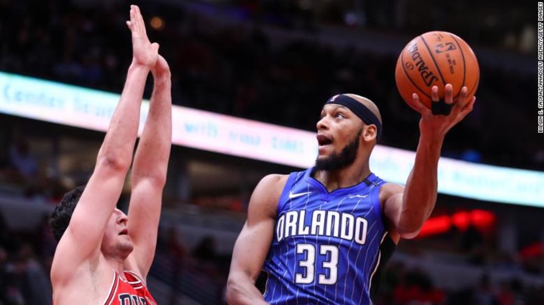 Payne, jugando para Orlando Magic, en acción durante un partido de la NBA contra los Chicago Bulls en el United Center de Chicago, Illinois, el 20 de diciembre de 2017.