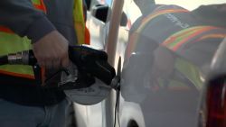 CNNE 1204754 - 5 cosas- se disparan los precios del combustible en ee-uu-