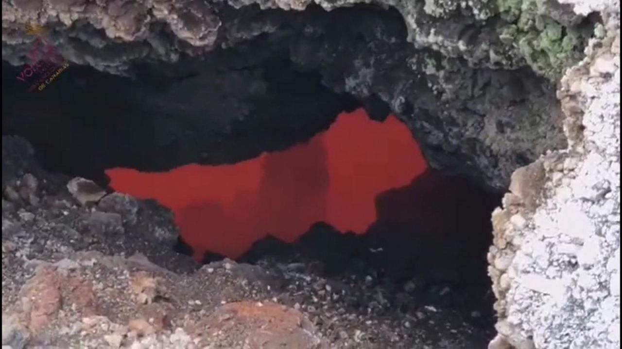 CNNE 1205266 - la incandescencia del volcan cumbre vieja, sigue activa