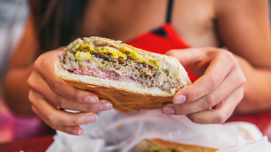 El origen del delicioso sándwich cubano es disputado por muchos.Créditos: Maridav/Adobe Stock