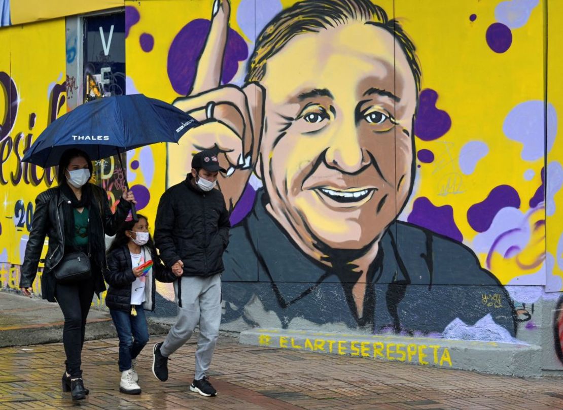 Un mural de Rodolfo Hernández en Bogotá, Colombia, en mayo de 2022.