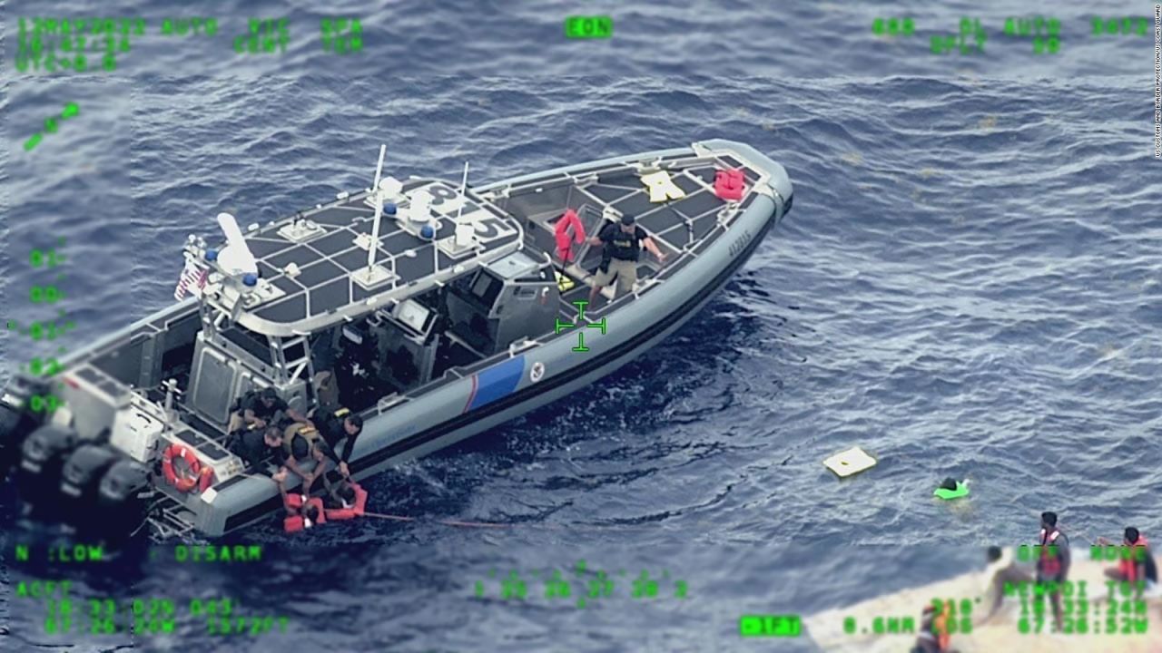 CNNE 1207150 - busqueda de sobrevivientes tras naufragio en aguas de puerto rico