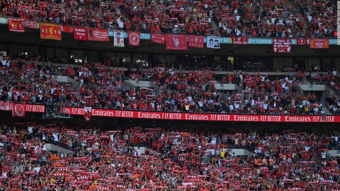 Los seguidores del Liverpool celebran este triunfo de la FA Cup que no lograban desde 2006.