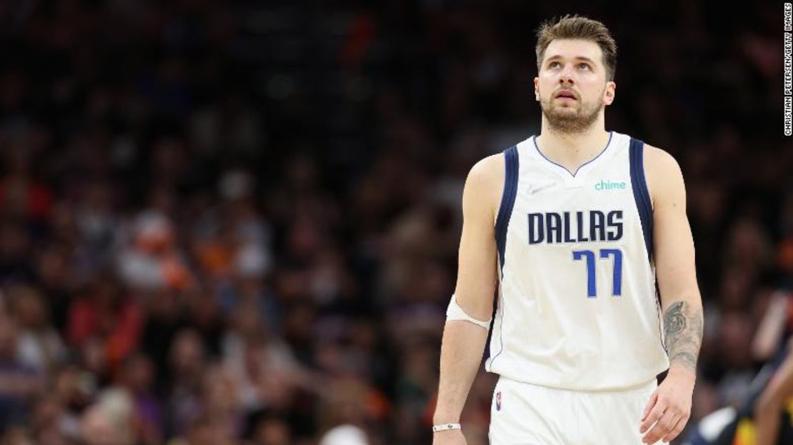 Doncic durante la segunda mitad del segundo partido de las semifinales de la Conferencia Oeste contra los Phoenix Suns.