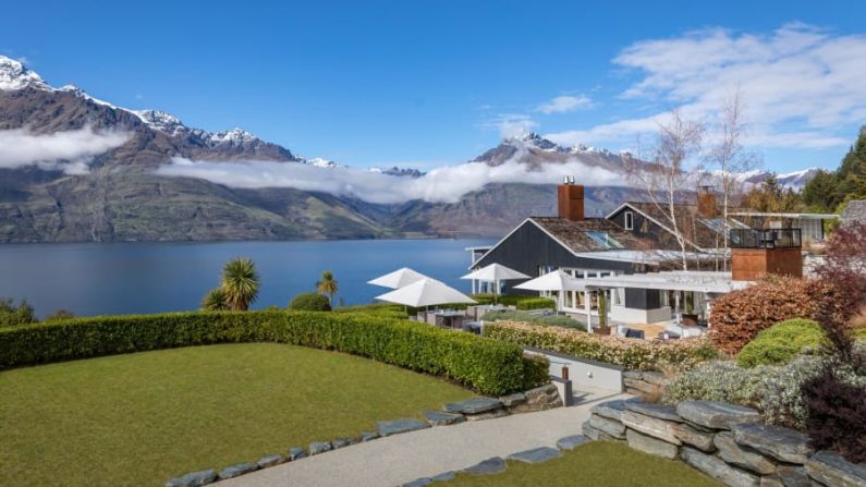 Matakauri Lodge, Nueva Zelandia: este alojamiento a orillas del lago Wakatipu, en las afueras de Queenstown, cuenta con impresionantes vistas a la montaña y cocina gourmet. Cortesía de The Robertson Lodges