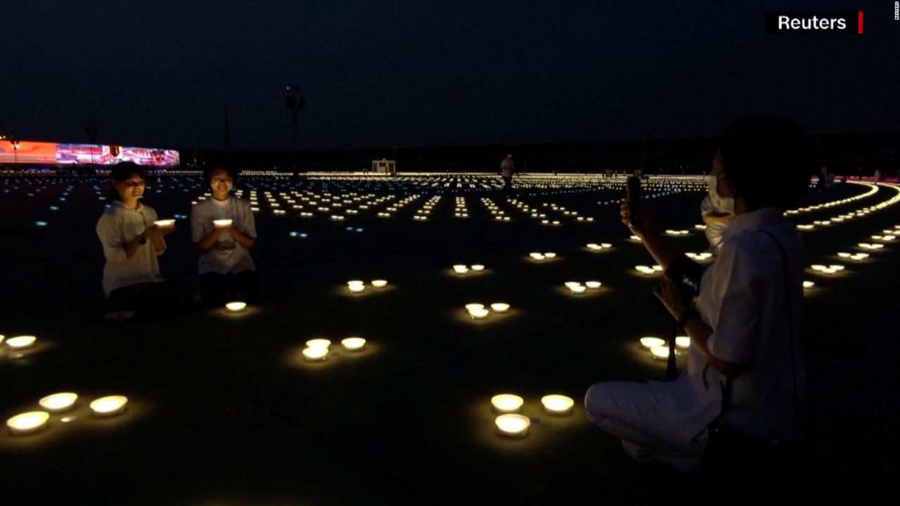 CNNE 1208083 - asi conmemoraron el nacimiento, iluminacion y muerte de buda