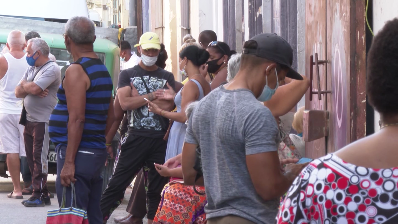 CNNE 1208269 - cubanos abandonan la isla debido a la escasez de alimentos y medicamentos