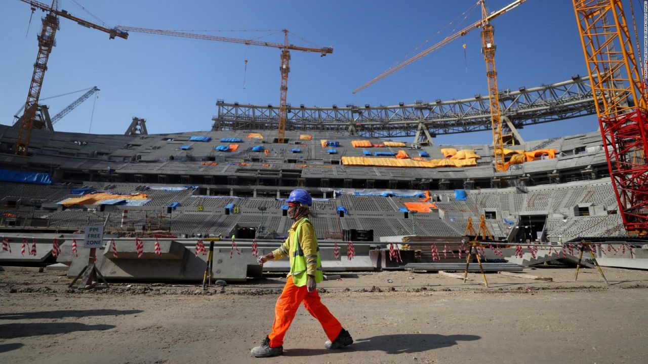 CNNE 1210253 - qatar 2022, bajo la lupa por condiciones laborales