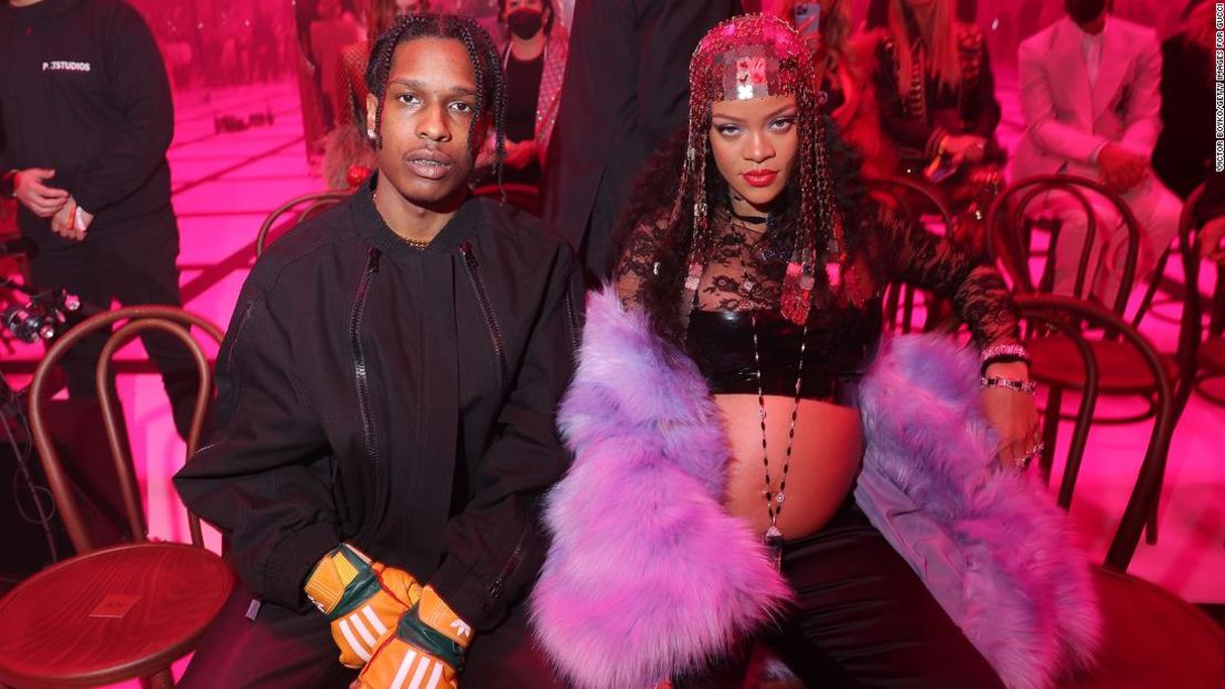 A$AP Rocky y Rihanna fotografiados en un evento de Gucci durante la Semana de la Moda de Milán en febrero.