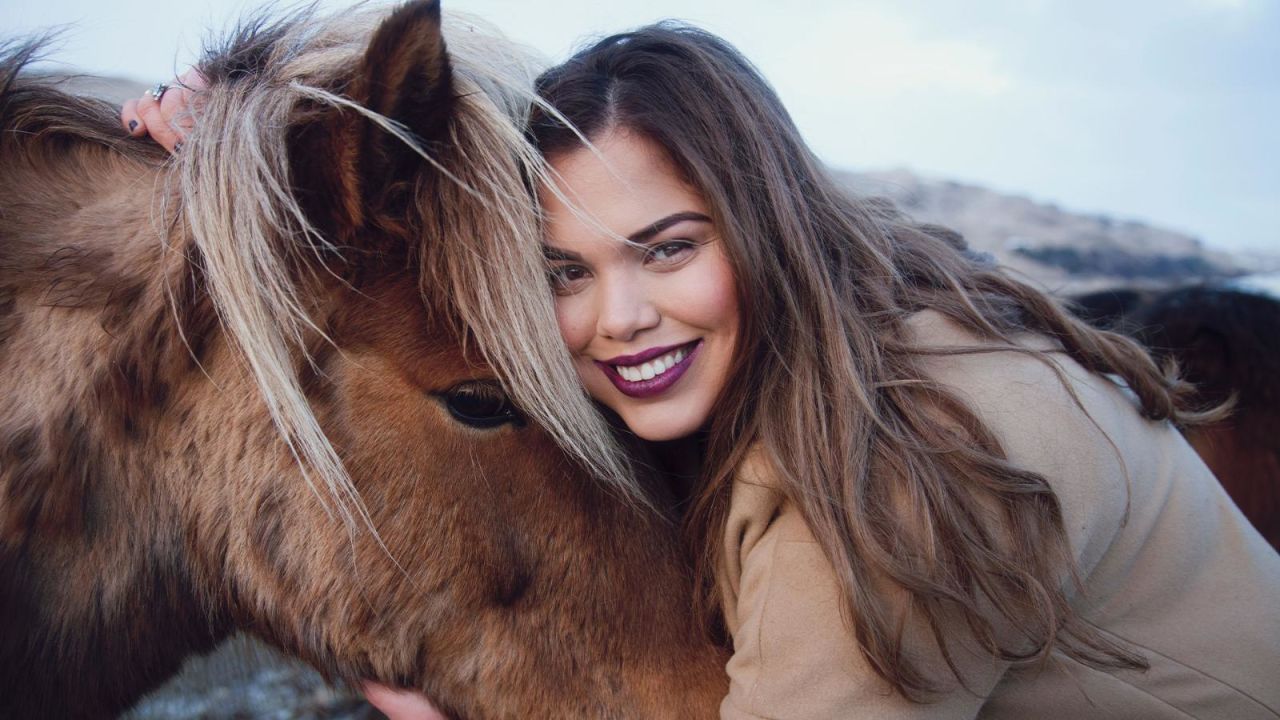 CNNE 1210925 - esta mujer supero el "bullying" y ahora es una modelo internacional