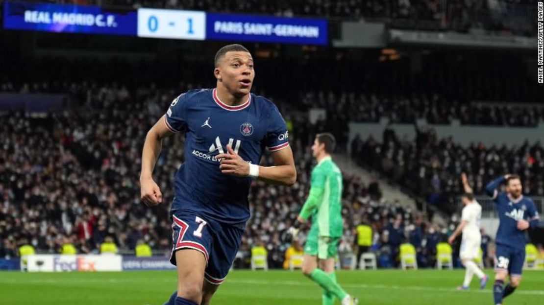 Mbappé celebra un gol que luego fue anulado contra el Real Madrid en la Liga de Campeones.