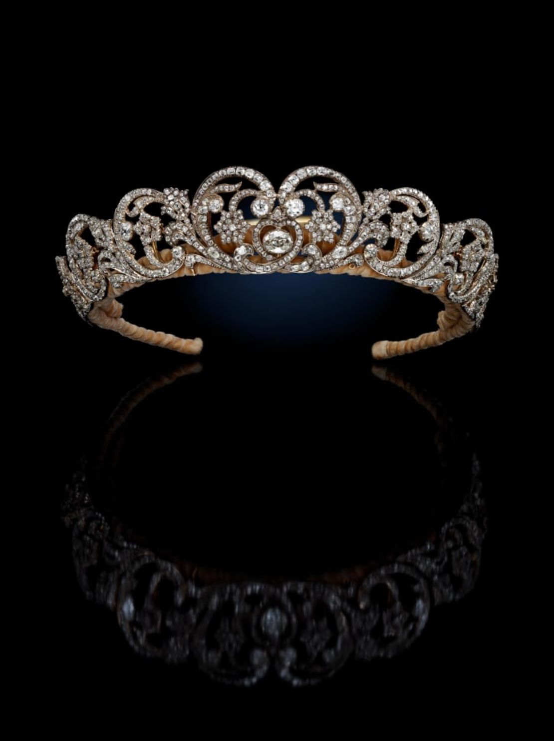 La tiara Spencer, una reliquia de la familia Spencer convertida en realeza después de que la princesa Diana la llevara el día de su boda en 1981. Crédito: Jasper Gough