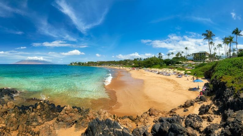 8. Wailea, Maui, Hawái: la playa de Wailea, una serie de cinco playas pequeñas, está repleta de complejos turísticos. Es una gran playa para hacer snorkel cuando el agua está en calma, dice el Dr. Beach. Crédito: Matt Anderson Photography/Moment RF/Getty Images