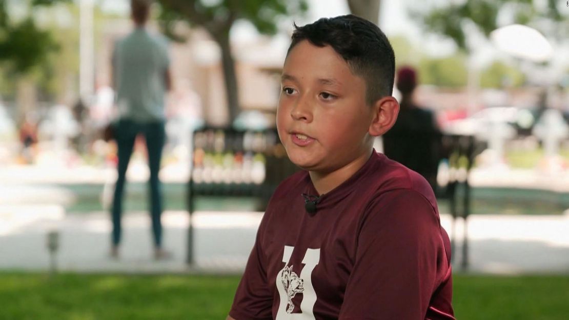 Jayden Pérez, sobreviviente del tiroteo en la Escuela Primaria Robb de Uvalde, en Texas, habla con CNN.