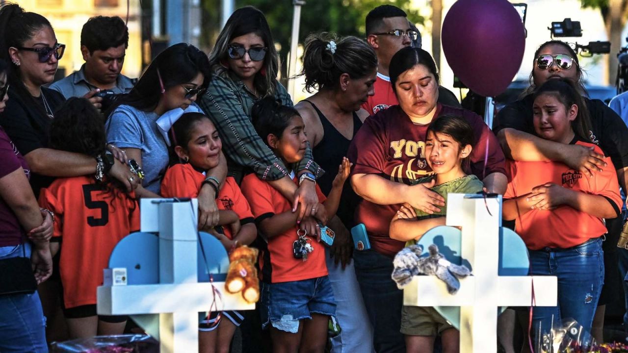 CNNE 1214817 - ¿como hablarles a los ninos sobre tiroteos masivos?