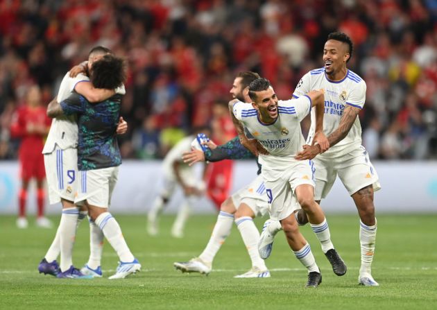 Dani Ceballos y Eder Militao del Real Madrid celebran la victoria de sus equipos.