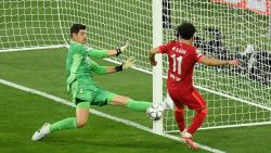 CNNE 1215253 - las atajadas de courtois le dan al real madrid su decimocuarta orejona