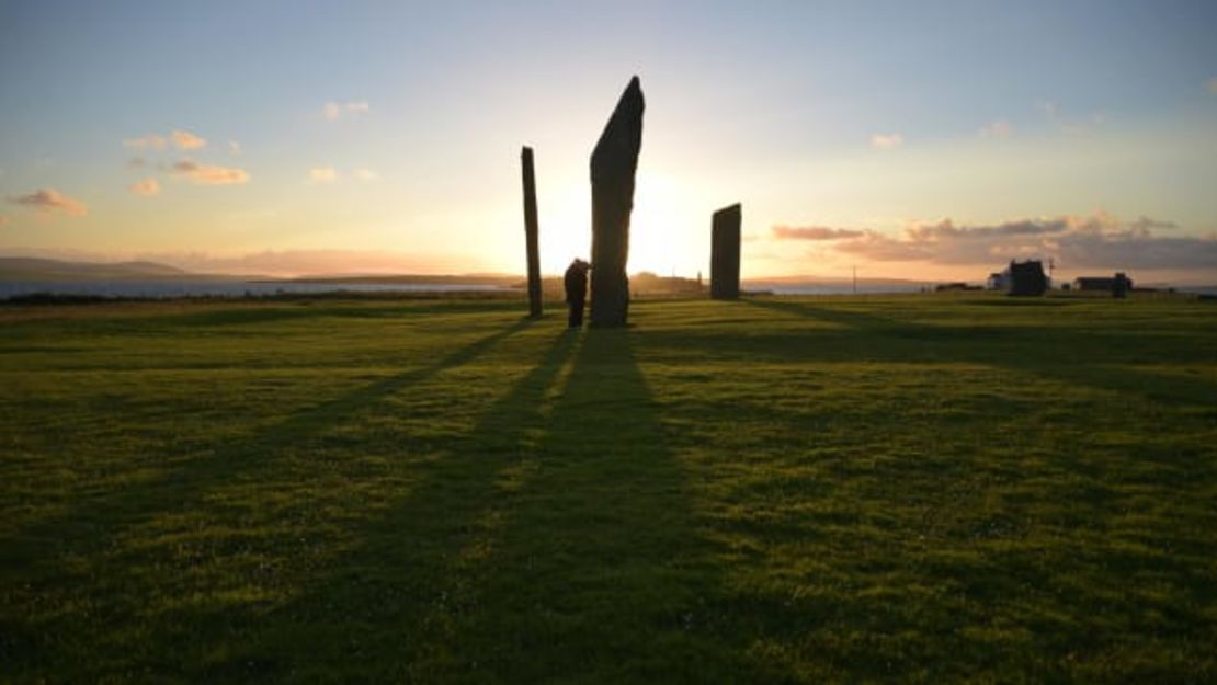 Las Rocas de Stenness, en las islas Orkney, jugaron un papel importante en la historia de Anthony y Rachael. White Fox/AGF/Universal Images Group/Getty Images