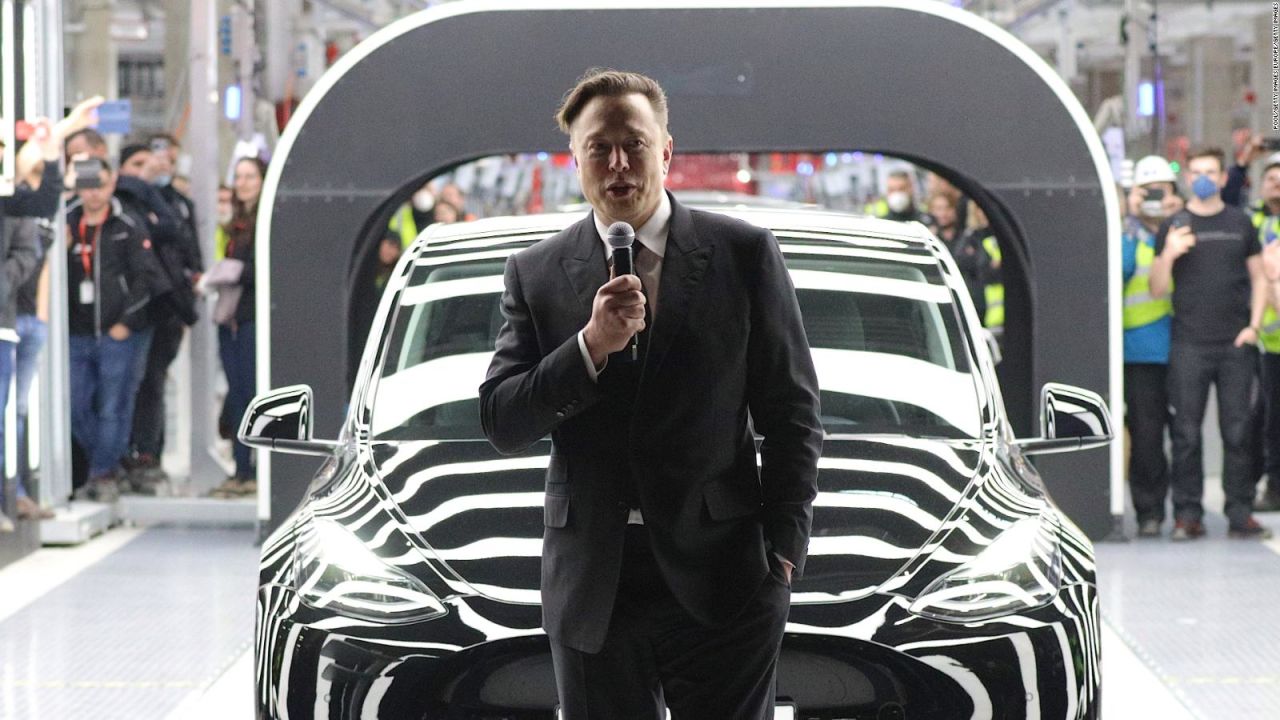 CNNE 1217631 - musk obligara a sus empleados de tesla a trabajar desde la oficina