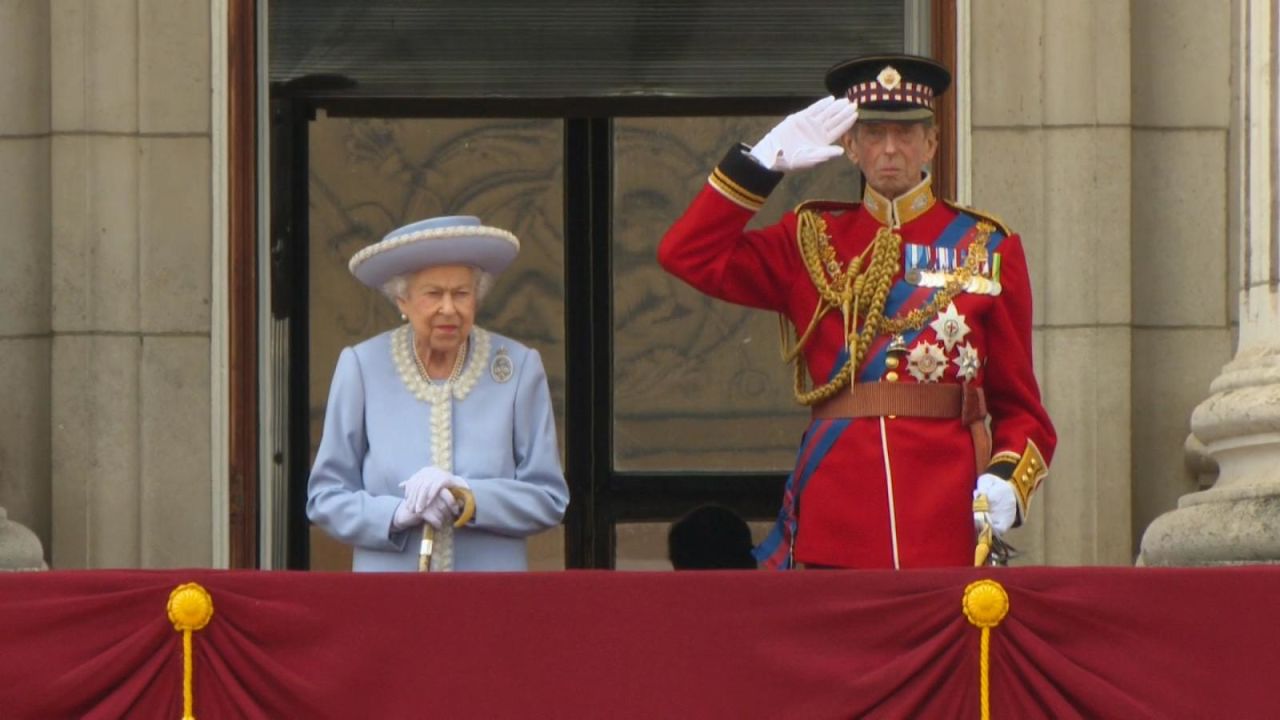 CNNE 1217927 - celebran los 70 anos de reinado de isabel ii