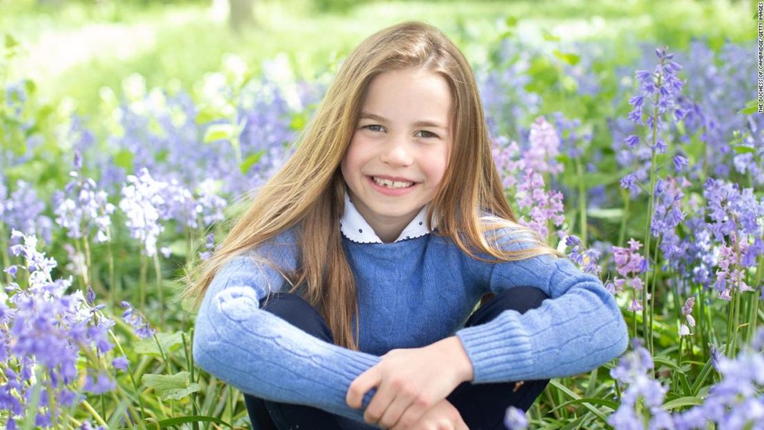 La princesa Charlotte, en una foto tomada por su madre, antes de su séptimo cumpleaños el 2 de mayo de 2022.