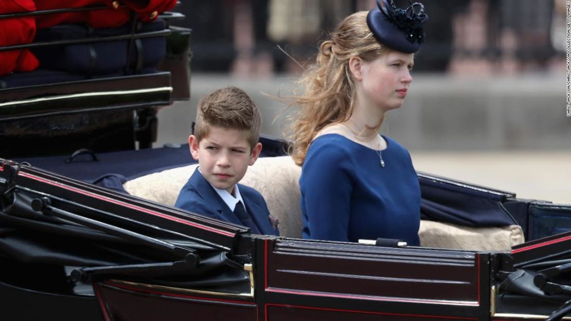 James, vizconde de Severn y lady Louise Windsor durante “Trooping The Colour”, el desfile anual de cumpleaños de la reina, el 8 de junio de 2019 en Londres, Inglaterra.