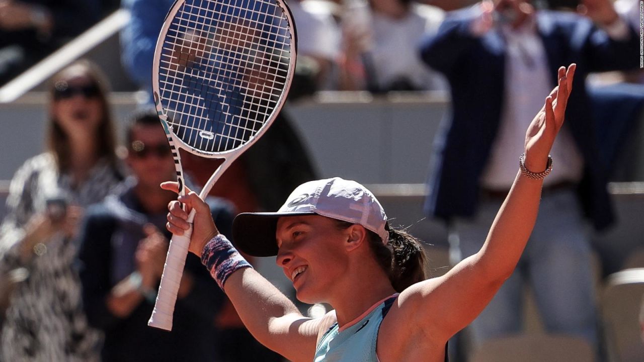 CNNE 1218189 - swiatek y gauff buscaran el trono del roland garros