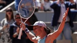 CNNE 1218189 - swiatek y gauff buscaran el trono del roland garros