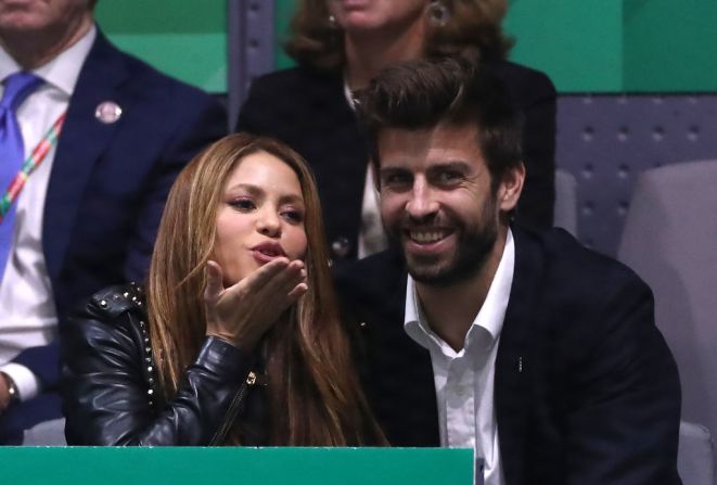 Shakira y el futbolista Gerard Piqué en la final entre España y Canadá durante el día siete de la Copa David 2019 en La Caja Mágica el 24 de noviembre de 2019 en Madrid, España.