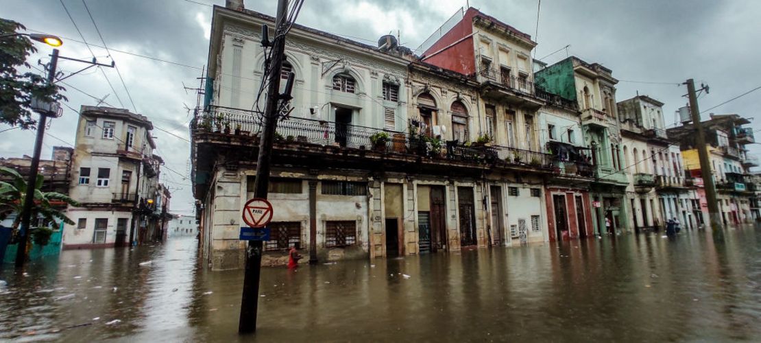 Autoridades de Cuba emitieron advertencia meteorológica el viernes. Crédito: YAMIL LAGE/AFP via Getty Images