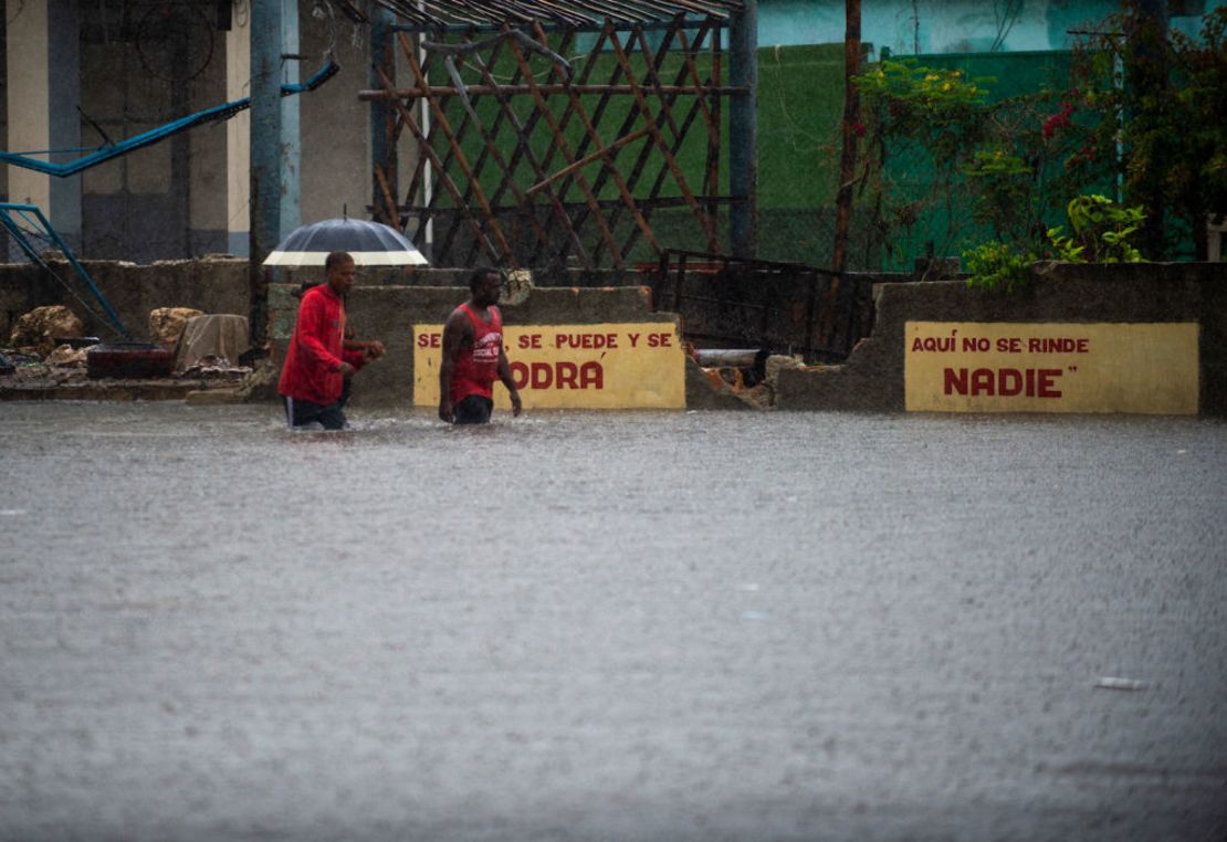 Se registraron 155 milímetros de lluvia en Punta del Este, según medios estatales de Cuba. Crédito: YAMIL LAGE/AFP via Getty Images