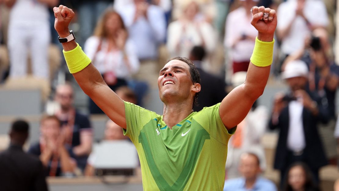 Rafael Nadal celebra su victoria en la final del Roland Garros 2022.