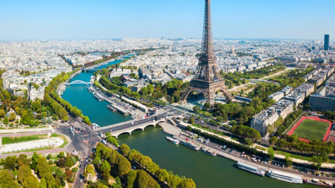 La Torre Eiffel de París. Francia es uno de los destinos en los que se han registrado casos de viruela del mono.Crédito: Adobe Stock