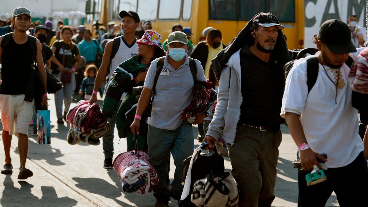 CNNE 1220353 - megacaravana de migrantes parte del sur de mexico a ee-uu-