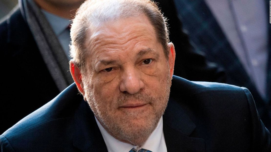 Harvey Weinstein es fotografiado el 24 de febrero de 2020 en la ciudad de Nueva York.