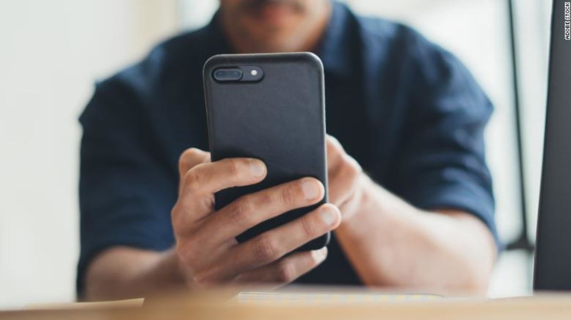 La experiencia de utilizar redes sociales como Facebook, Twitter y YouTube podría cambiar para millones de estadounidenses si los tribunales deciden finalmente que las redes sociales deben ser tratadas como transportistas.